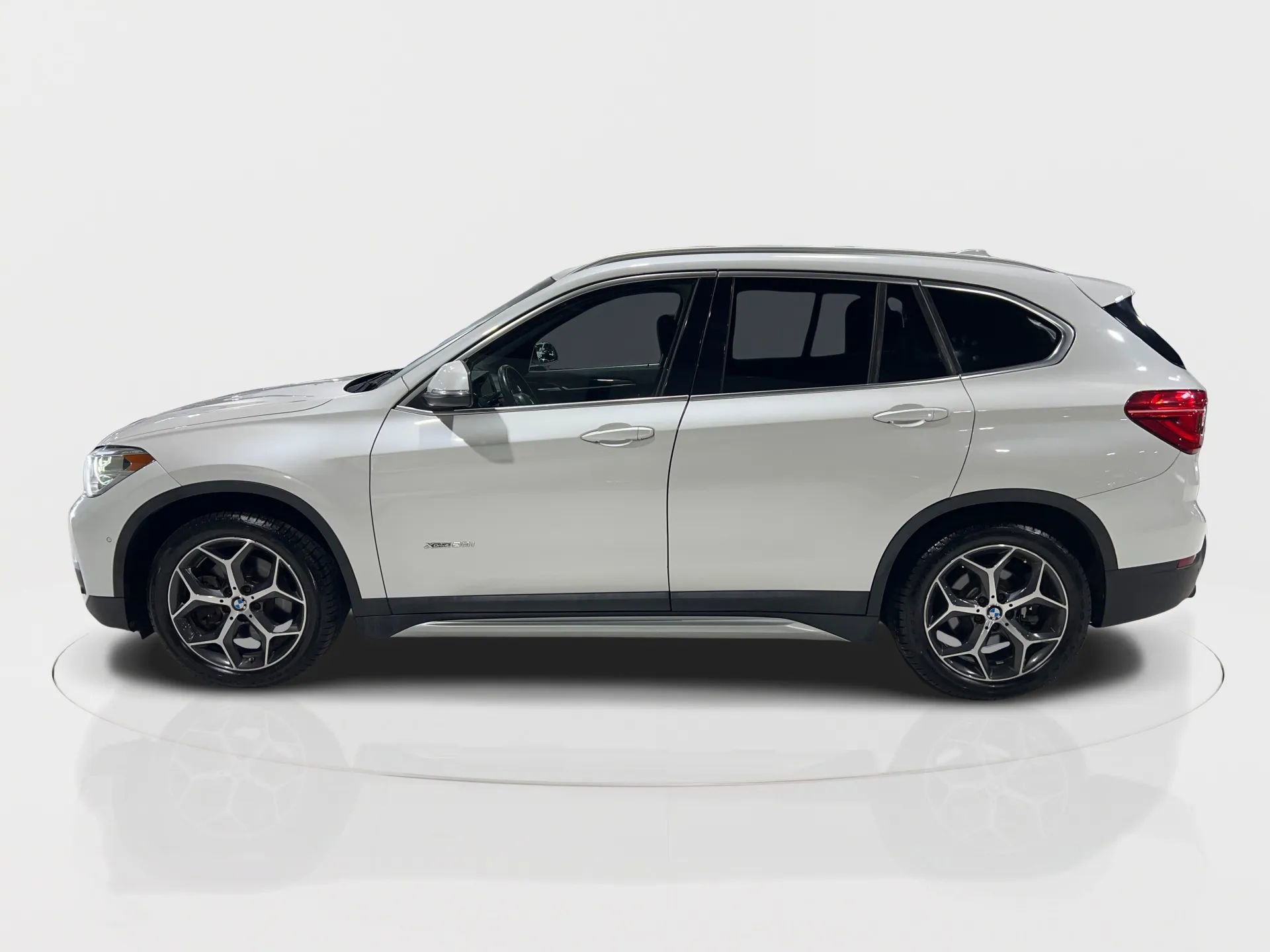 Used 2016 BMW X1 xDrive28i image 4