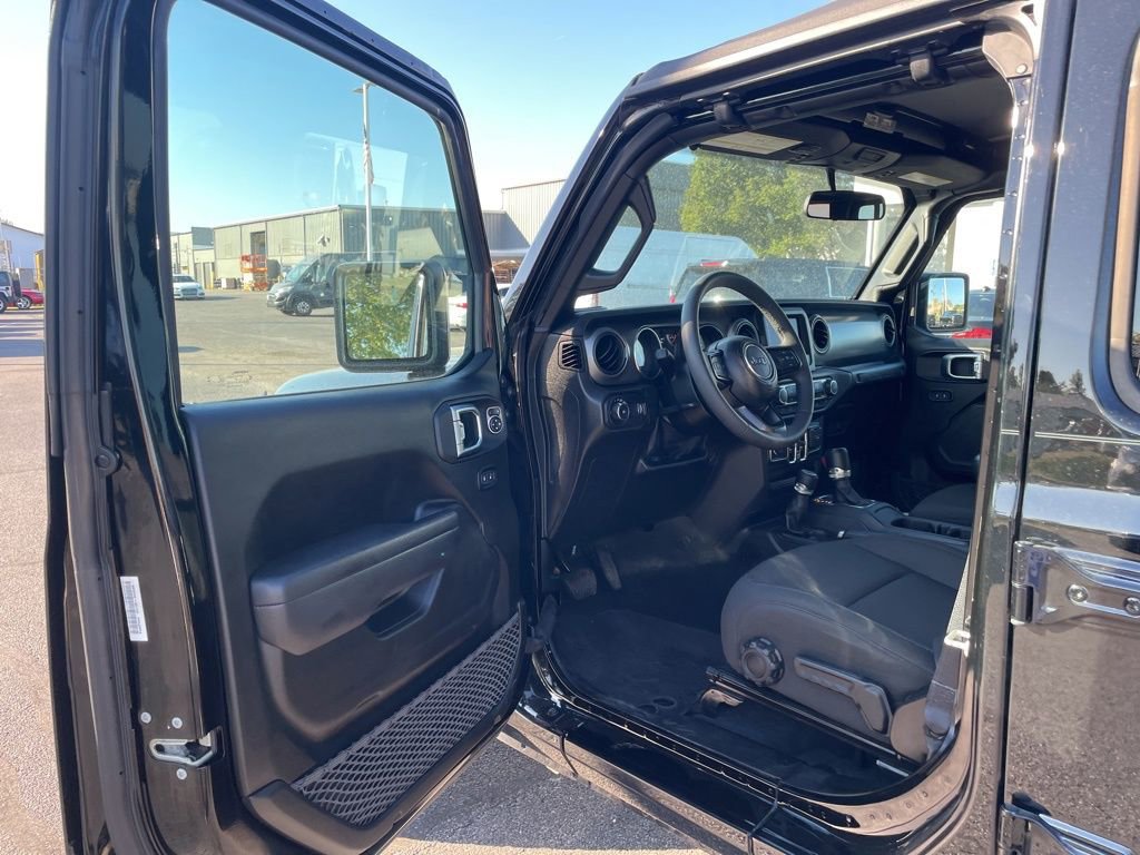 Used 2023 Jeep Wrangler Sport S image 19