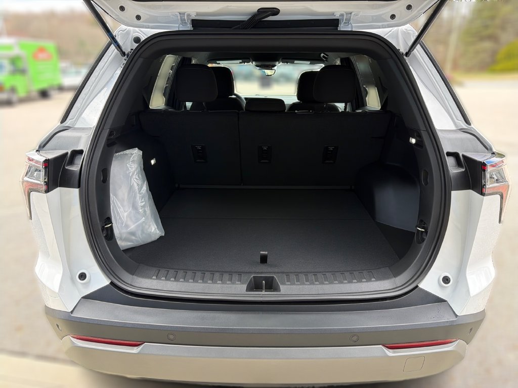 New 2026 Chevrolet Equinox LT w/ Safety and Technology Package FWD image 13