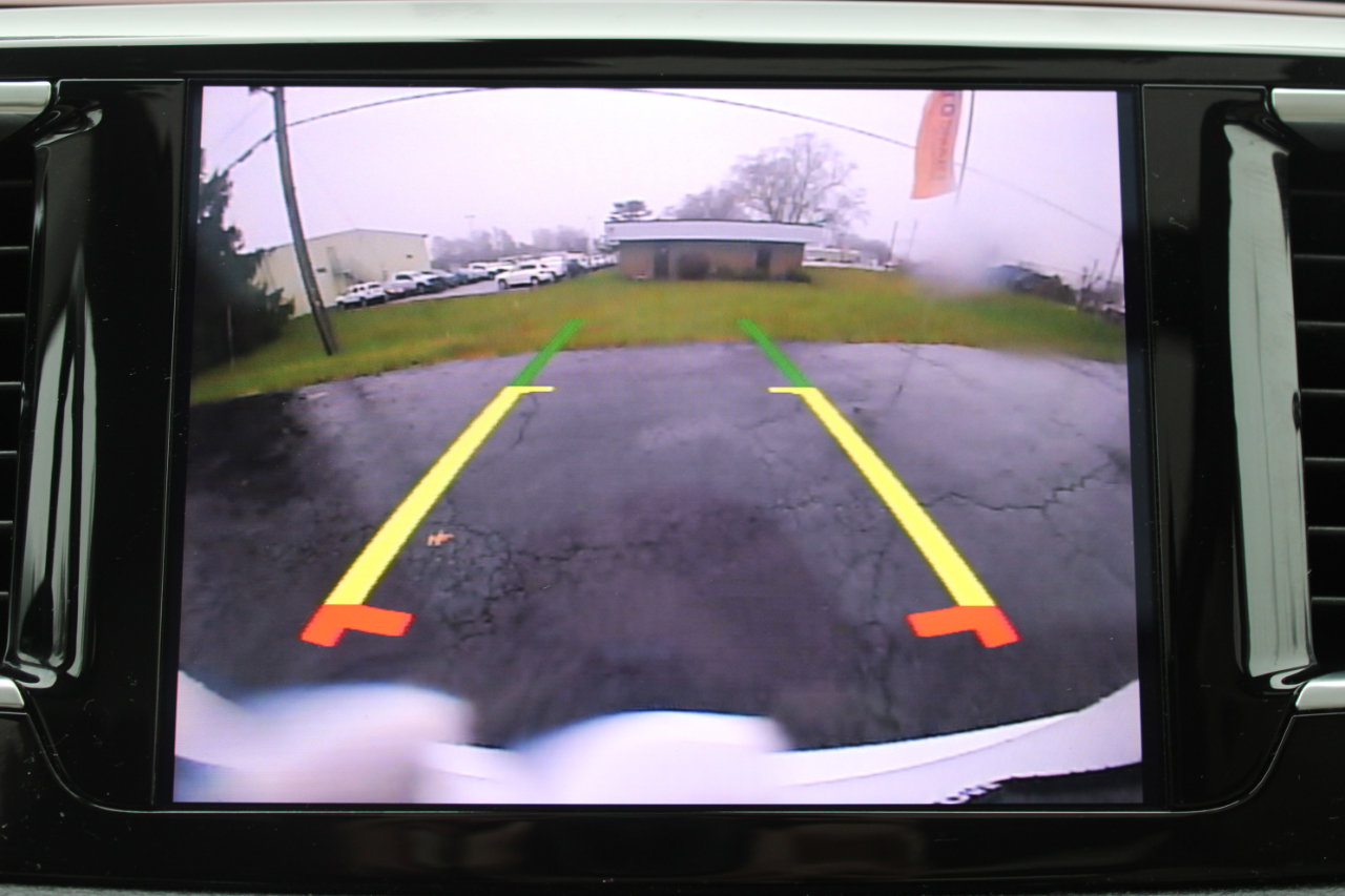 Used 2018 Chrysler Pacifica Limited image 30