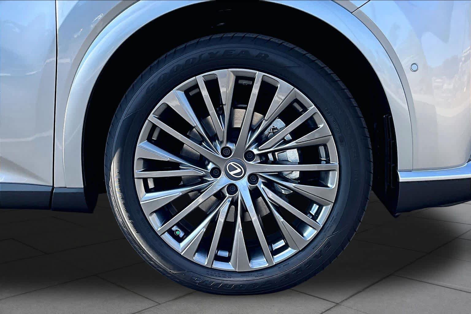 New 2026 Lexus RX 350 w/ Convenience Package AWD/4WD image 9