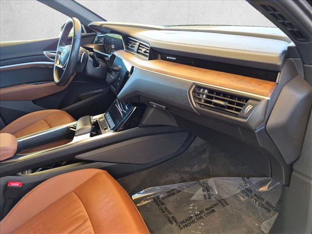Used 2022 Audi e-tron Premium AWD/4WD image 21