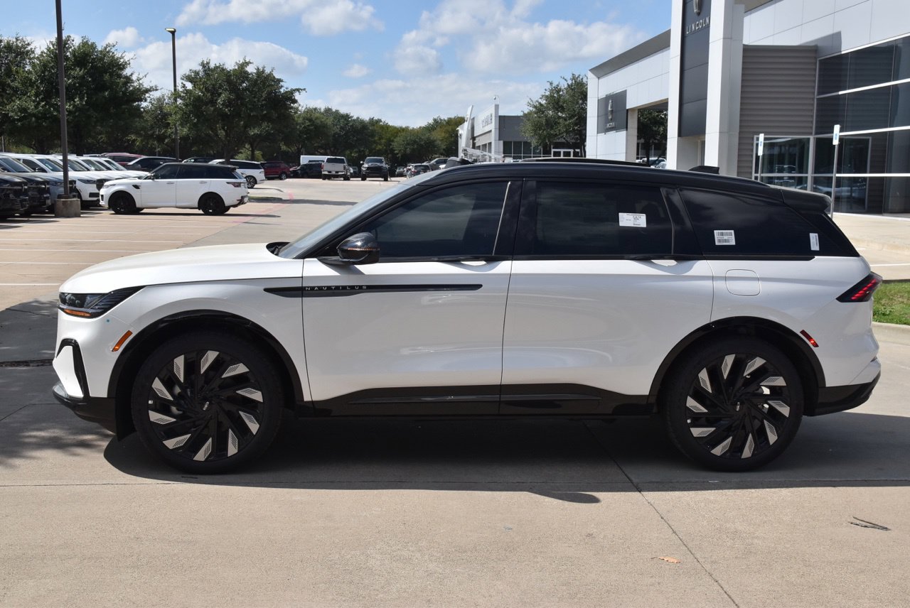 New 2026 Lincoln Nautilus Reserve AWD/4WD image 11