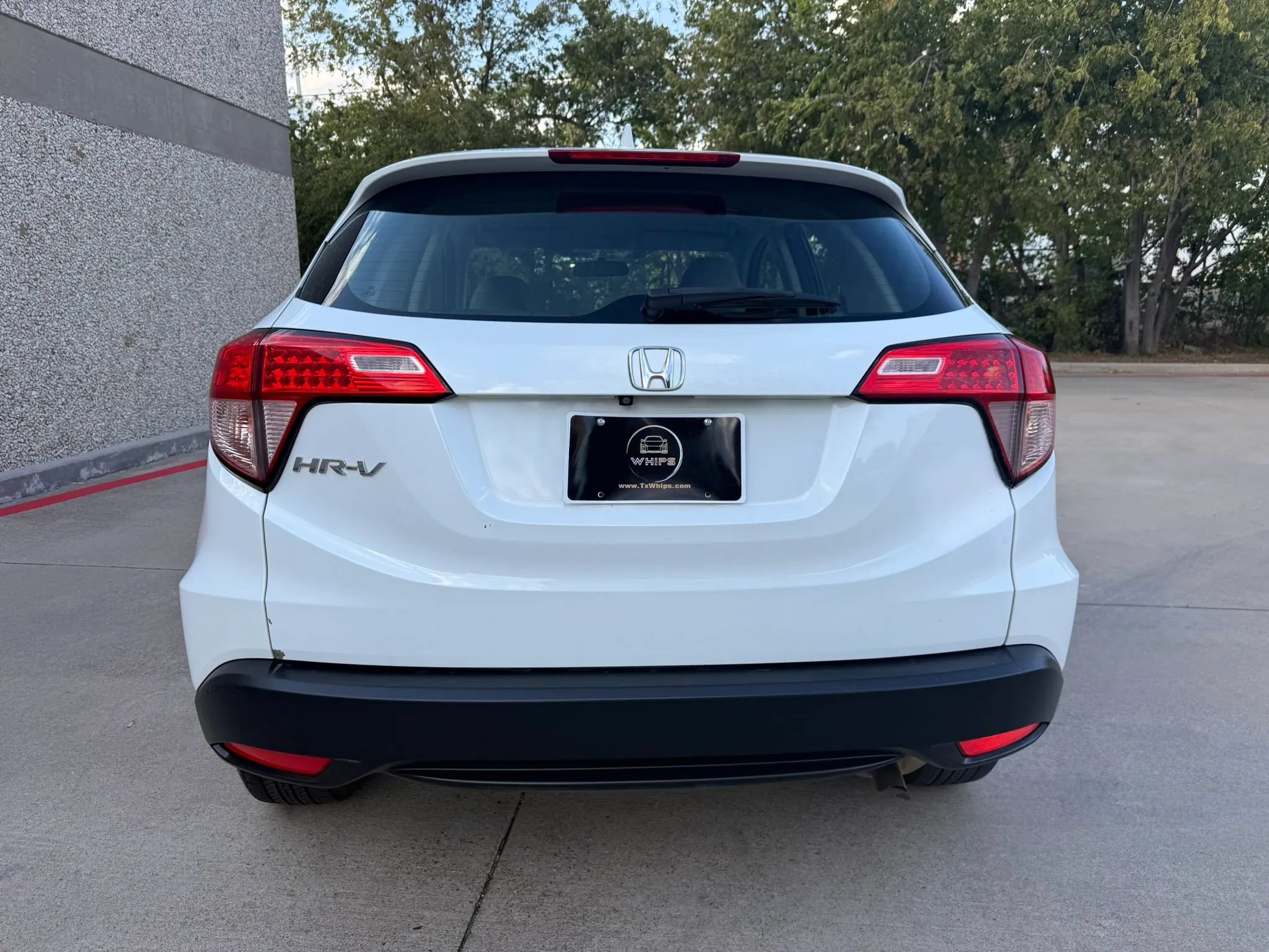 Used 2016 Honda HR-V LX image 5