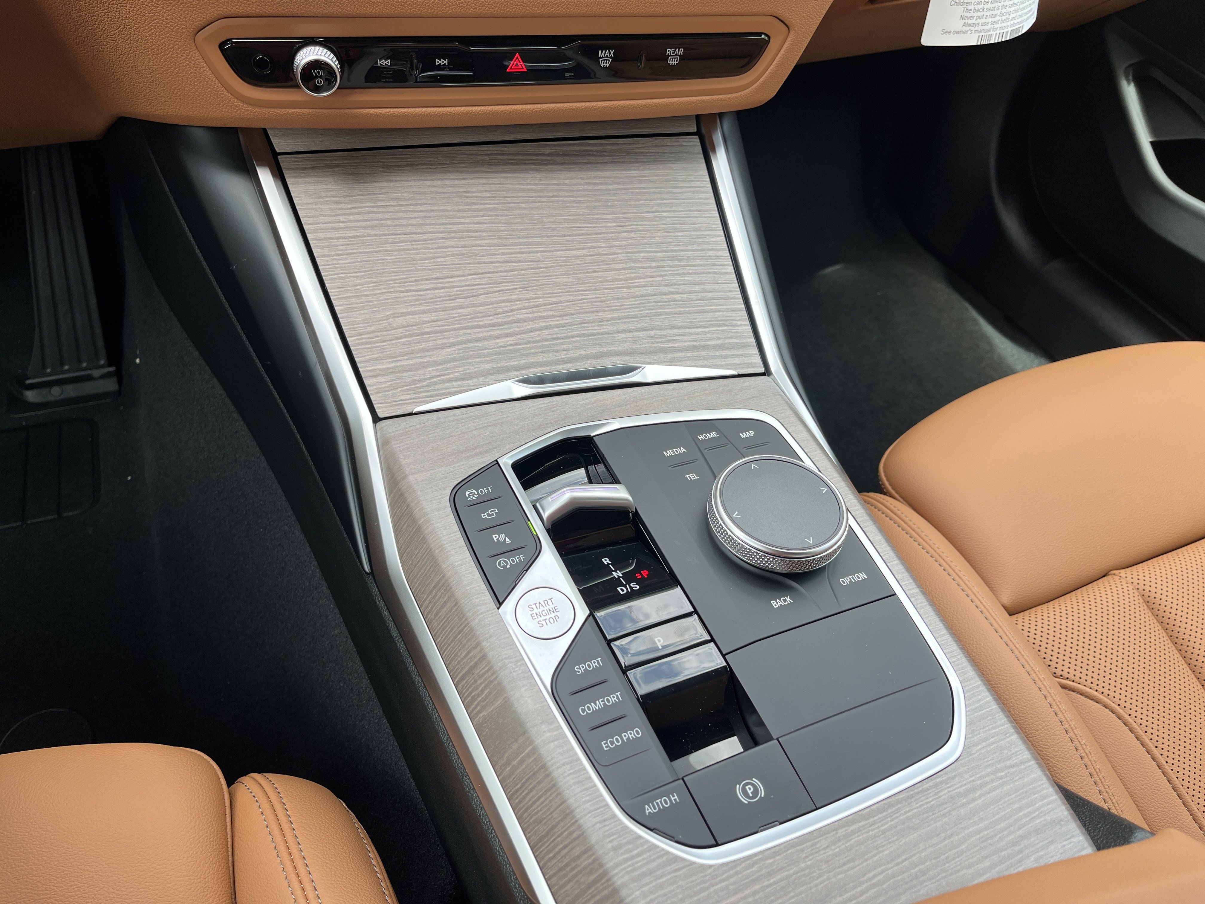 Used 2025 BMW 330i Sedan w/ Premium Package image 12