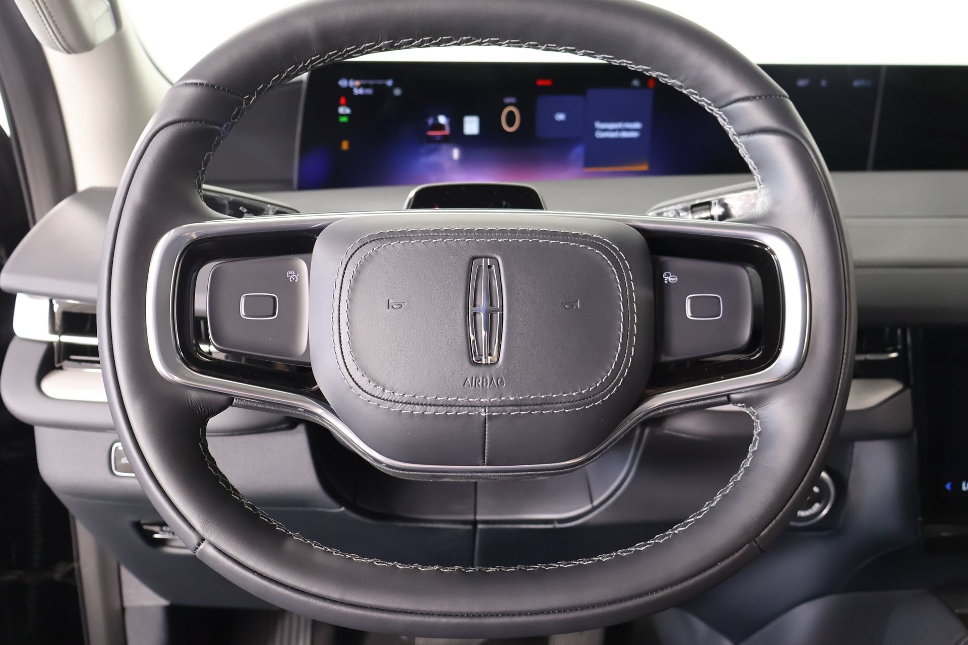 New 2026 Lincoln Navigator Premiere AWD/4WD image 3