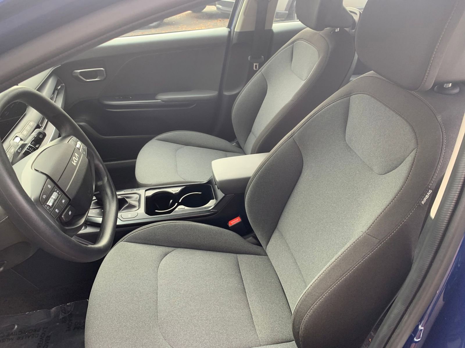 Used 2025 Kia K4 LXS image 36