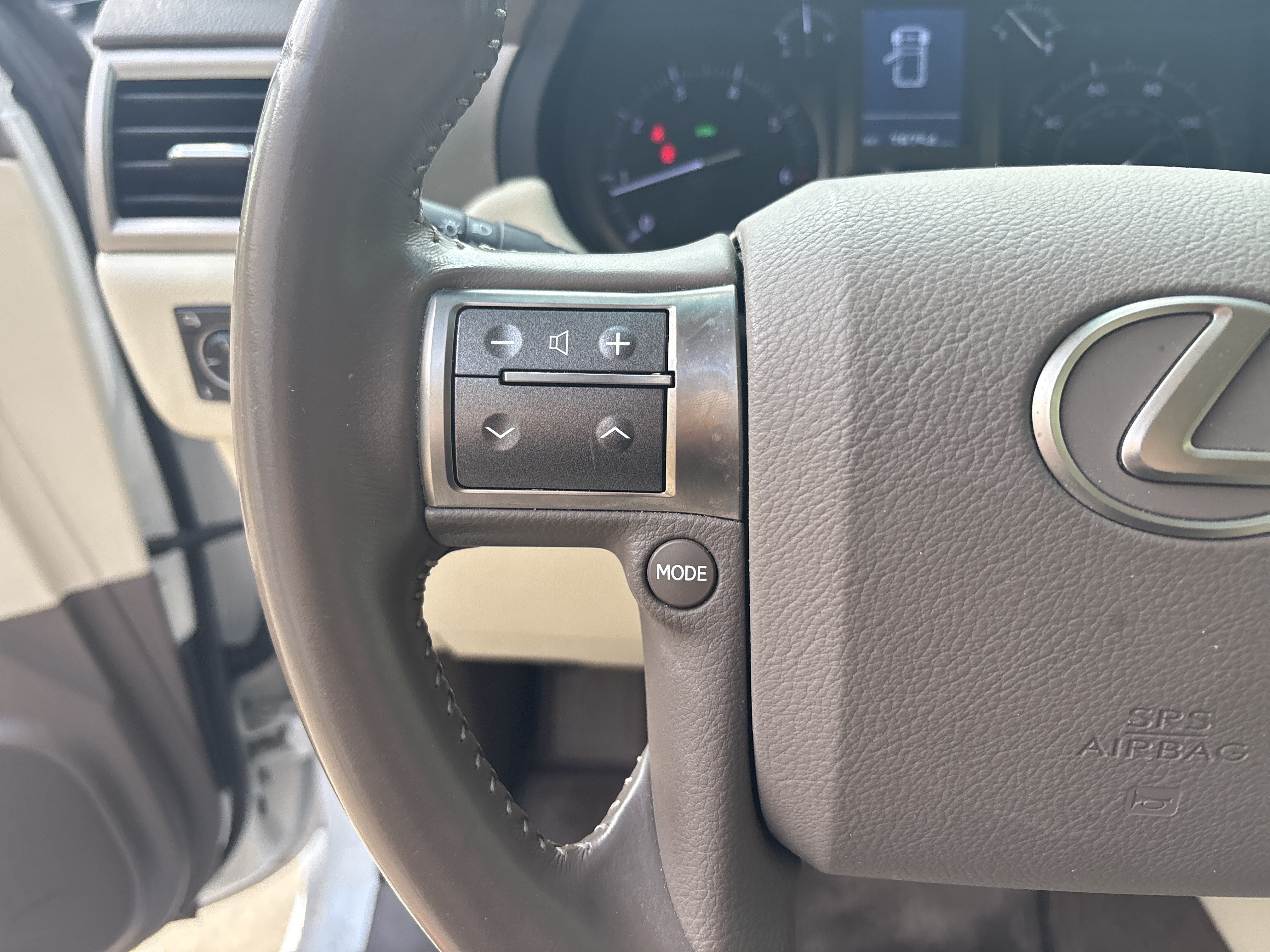 Used 2015 Lexus GX 460 w/ Premium Package AWD/4WD image 19
