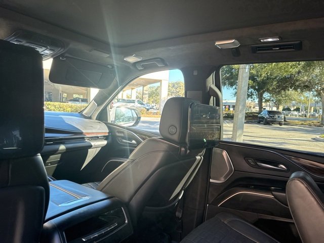 Used 2022 Cadillac Escalade Sport Platinum image 11
