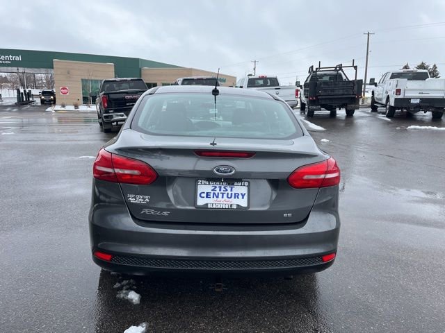 Used 2018 Ford Focus SE w/ SE Appearance Package FWD image 14