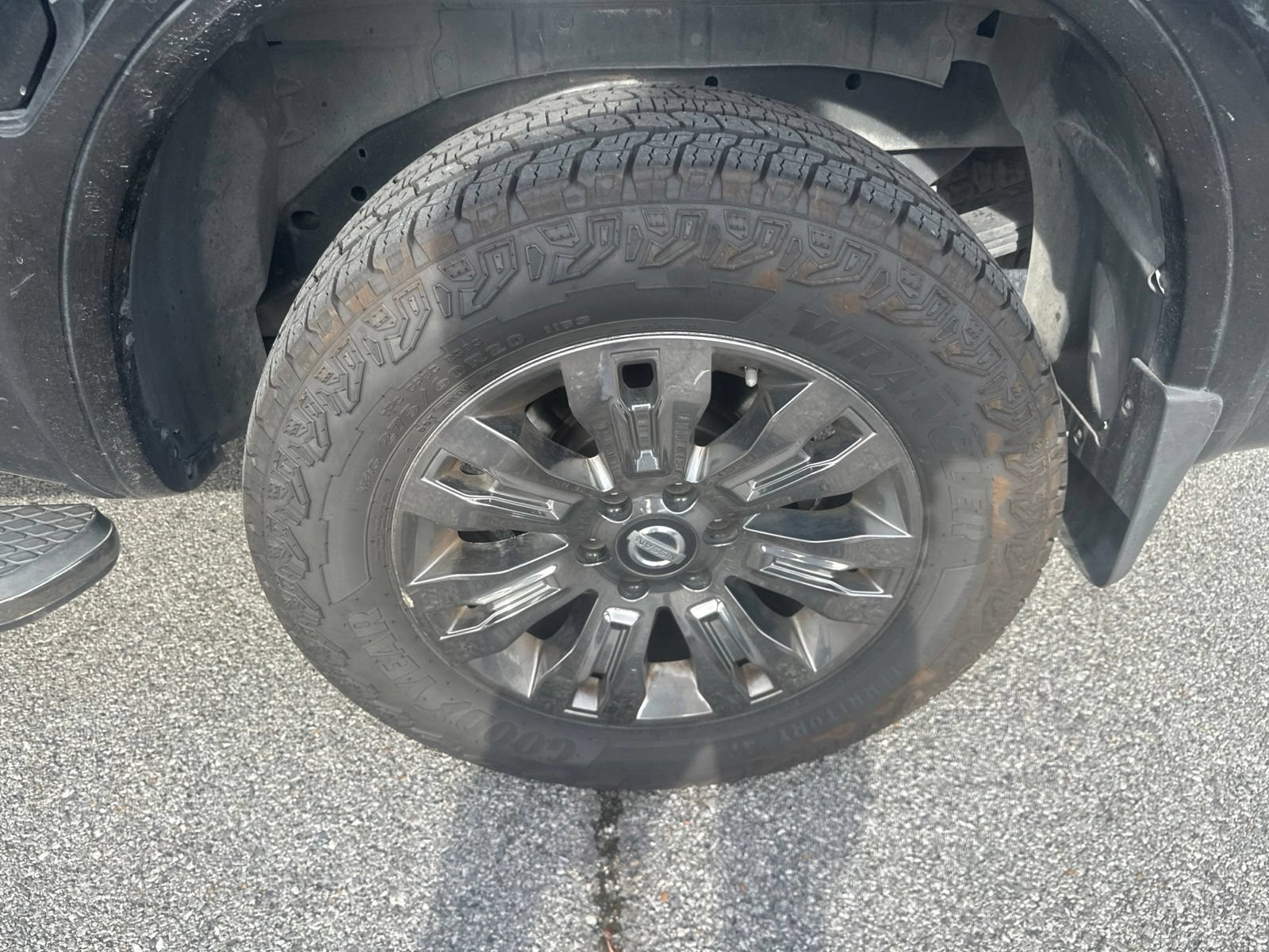 Used 2017 Nissan Titan Platinum Reserve w/ Off-Road Package AWD/4WD image 9