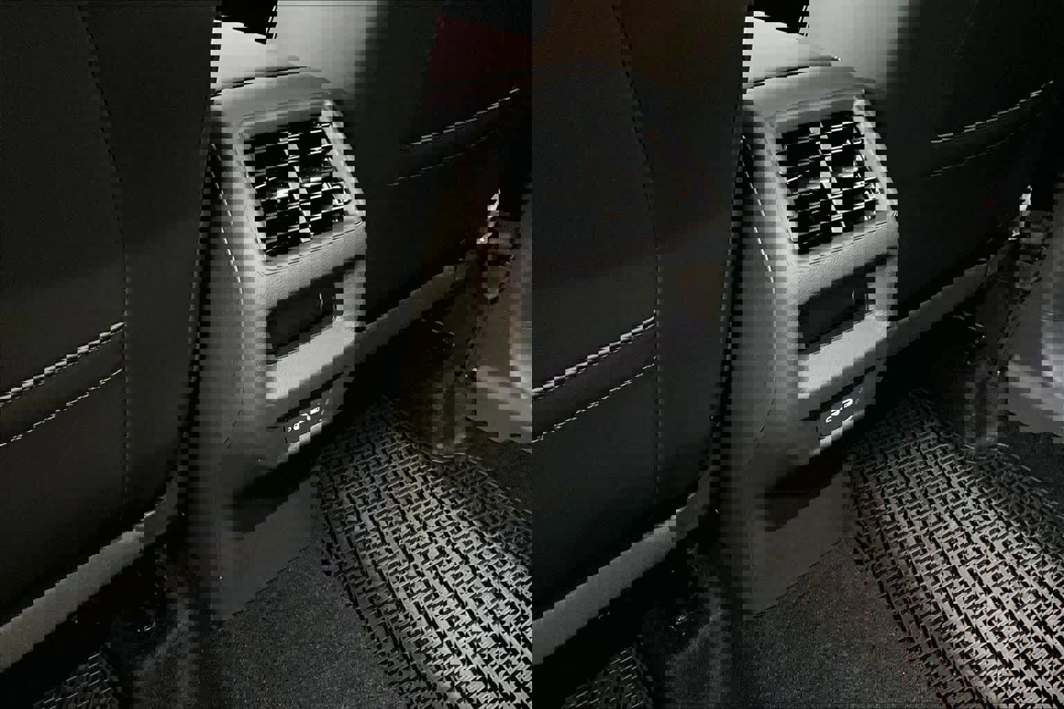 New 2026 Volkswagen Tiguan SE image 16