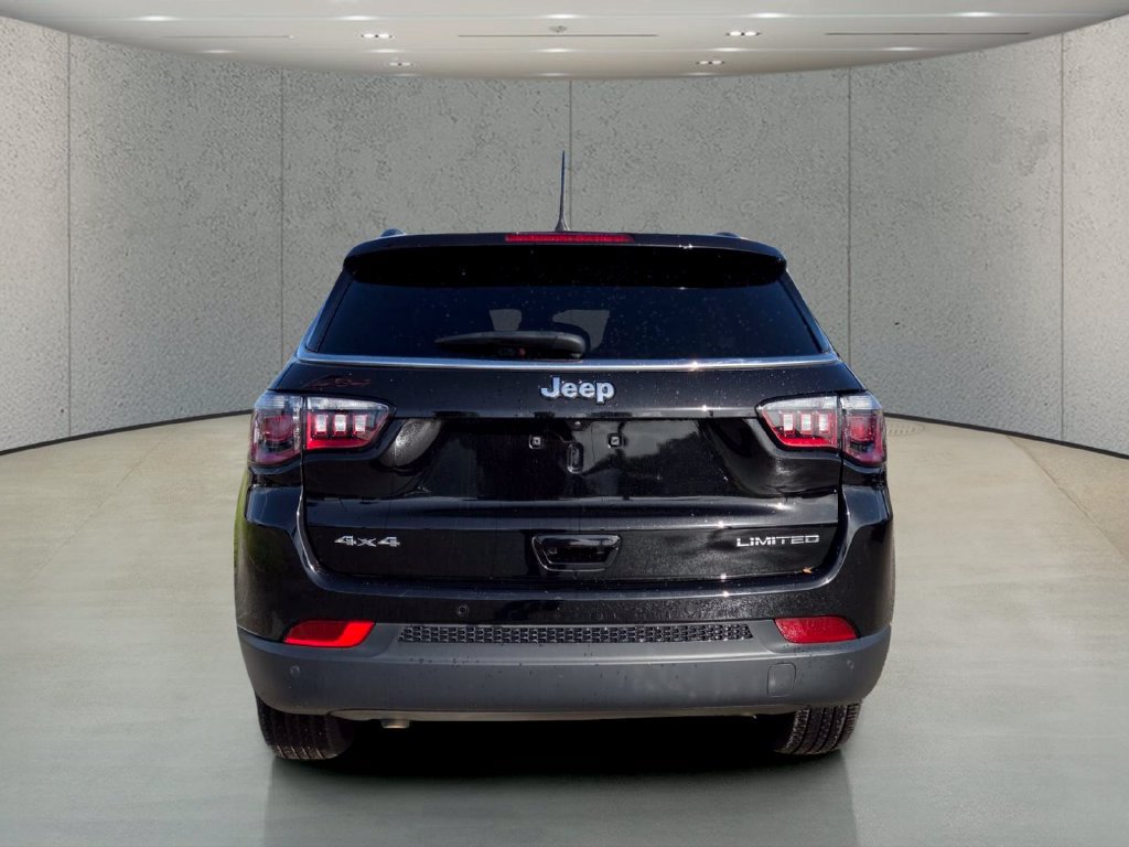 Used 2025 Jeep Compass Limited AWD/4WD image 7