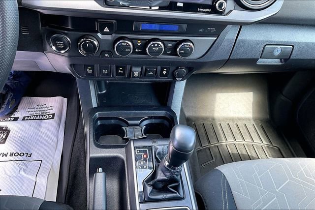 Used 2022 Toyota Tacoma TRD Sport w/ Technology Package image 16