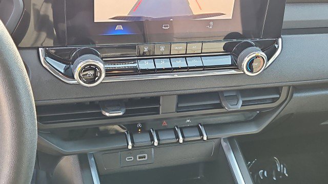 Used 2025 Chevrolet Colorado W/T RWD image 18