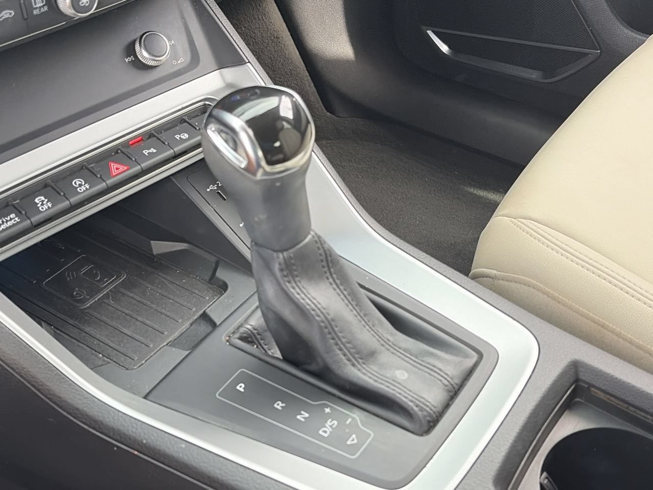 Used 2019 Audi Q3 2.0T Prestige AWD/4WD image 28