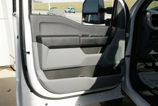 New 2026 Ford F250 XL w/ F-250 >10K GVWR Package image 15