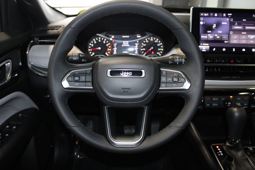 Used 2023 Jeep Compass Limited AWD/4WD image 11