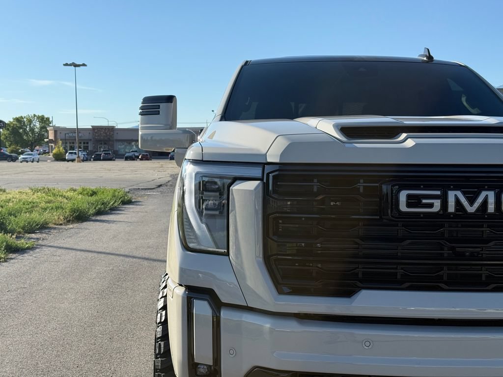 Used 2026 GMC Sierra 2500 AT4 w/ AT4 Premium Plus Package AWD/4WD image 6