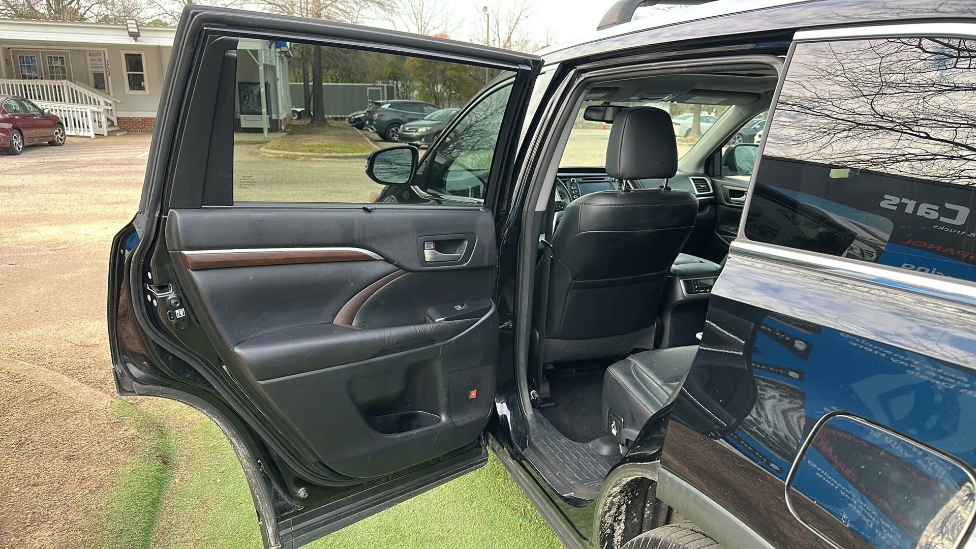 Used 2016 Toyota Highlander Limited image 19