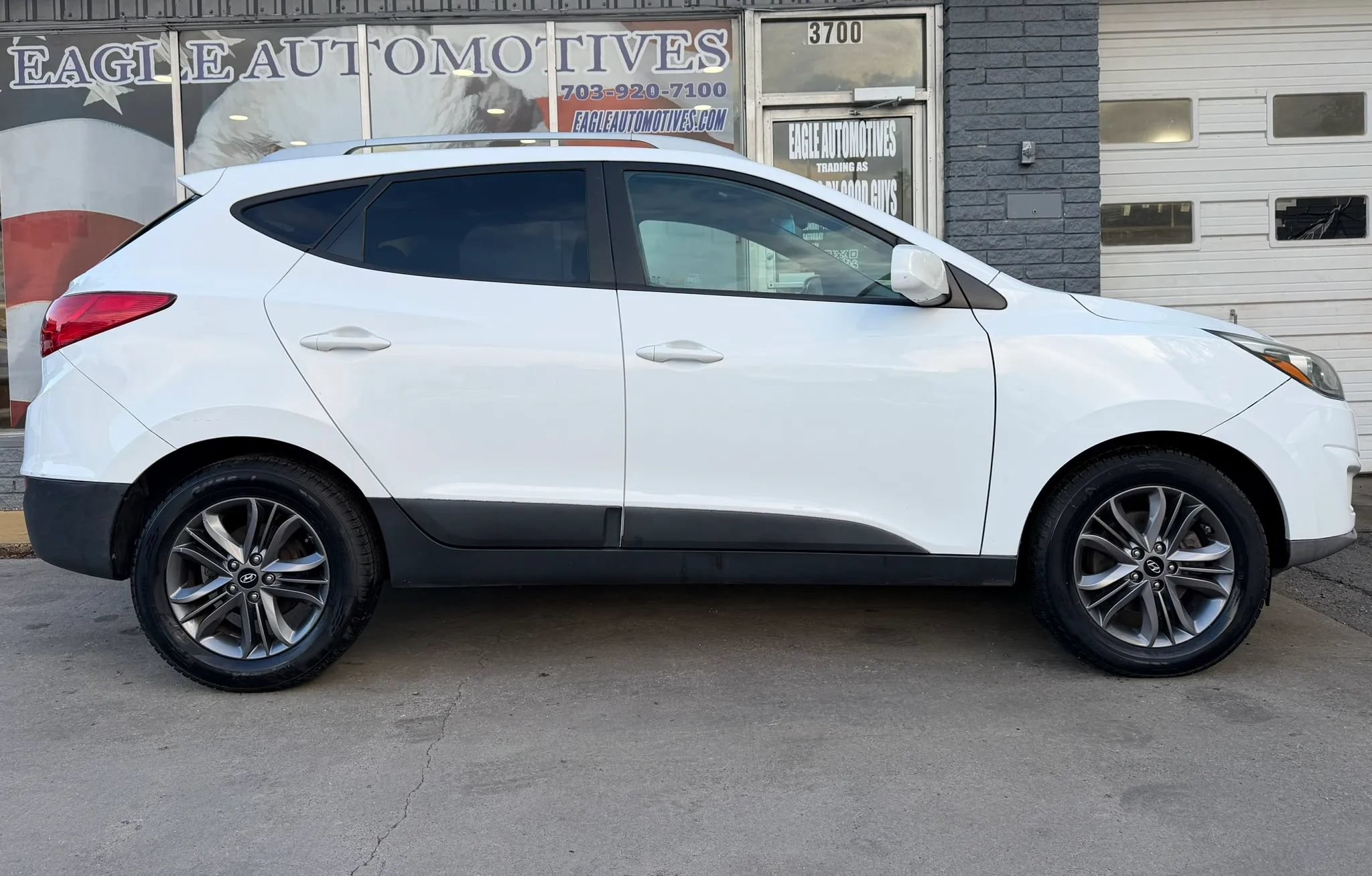 Used 2015 Hyundai Tucson SE AWD/4WD image 2