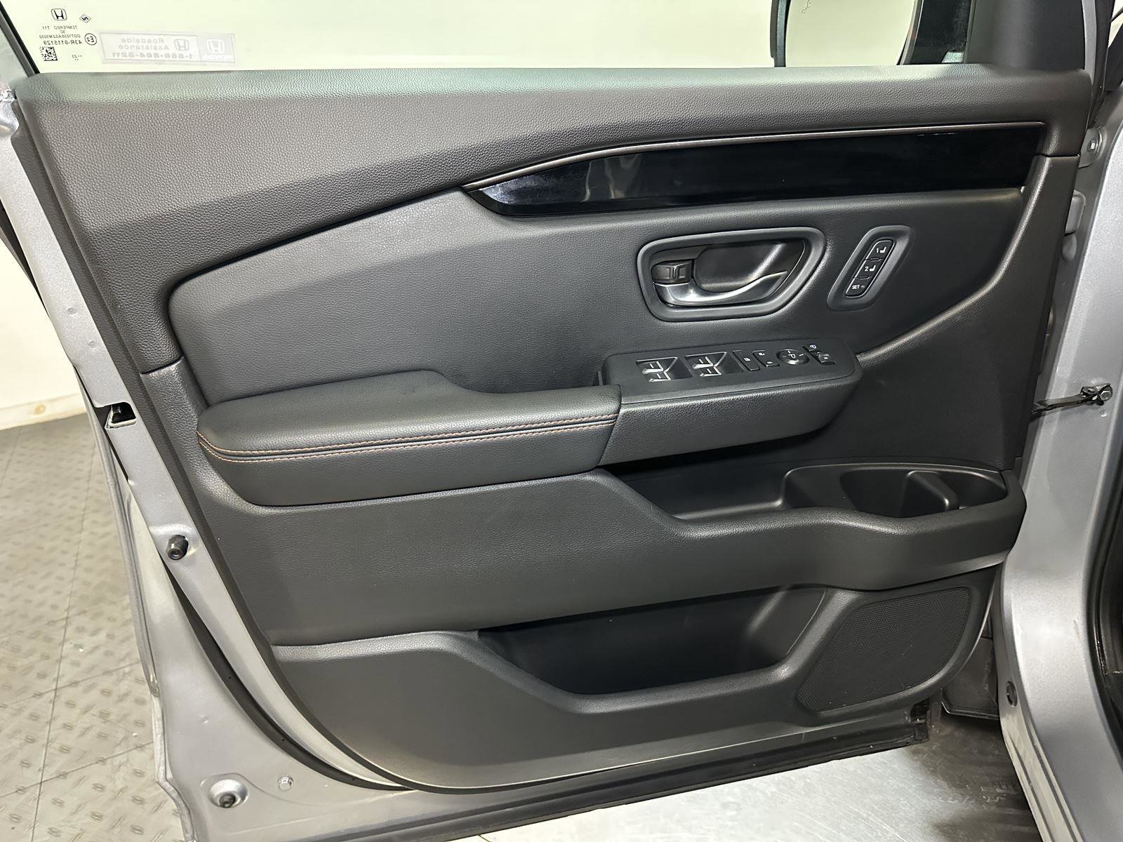 Used 2023 Honda Pilot TrailSport image 21