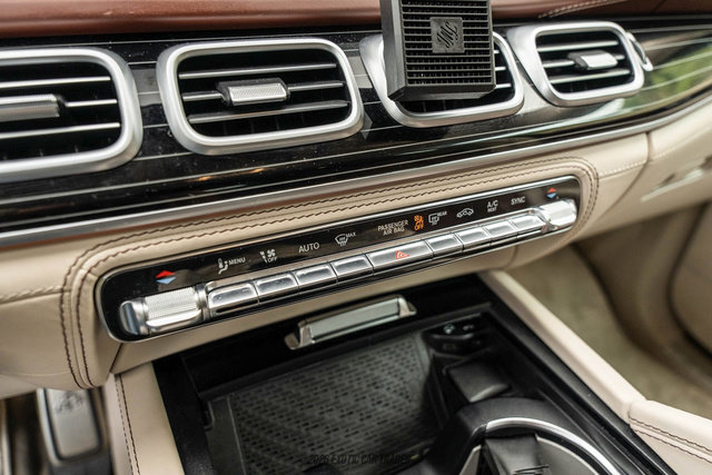 Used 2023 Mercedes-Benz Maybach GLS 600 4MATIC image 30