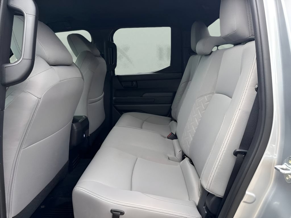 Used 2025 Toyota Tacoma SR5 AWD/4WD image 11