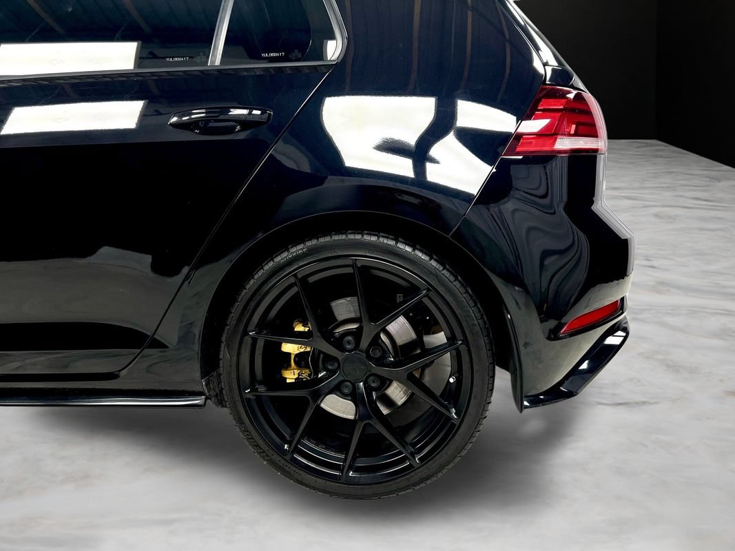 Used 2019 Volkswagen Golf R 4-Door AWD/4WD image 40