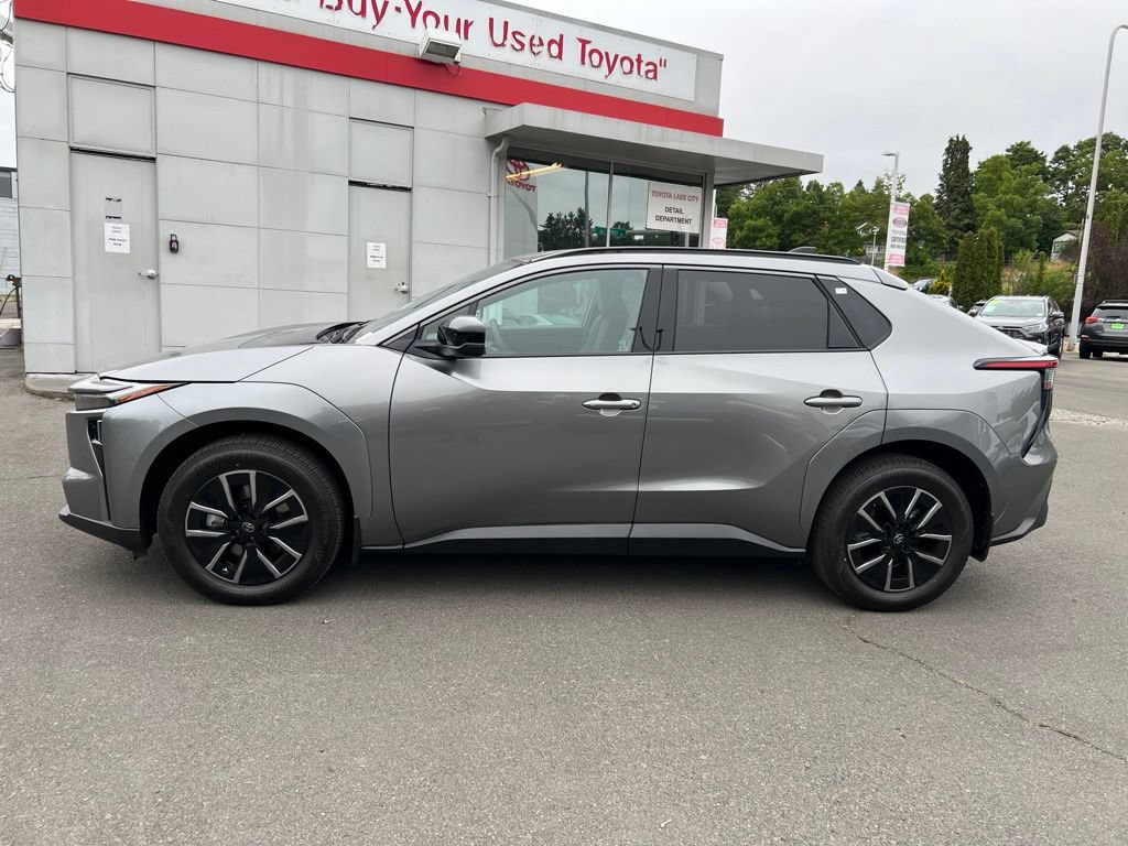 Used 2026 Toyota bZ AWD/4WD image 7