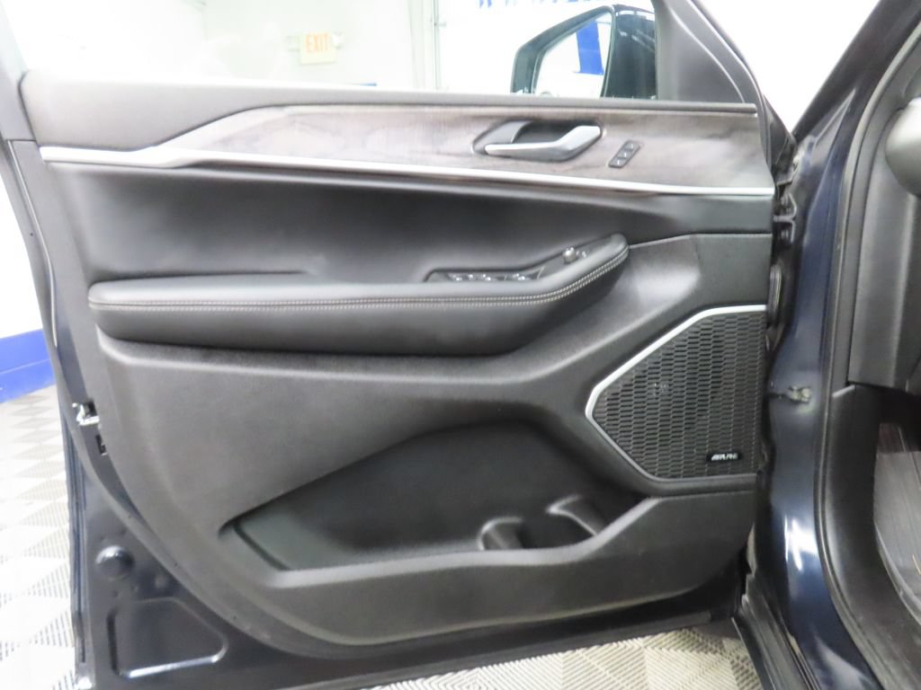 Used 2025 Jeep Grand Cherokee Limited w/ Luxury Tech Group II AWD/4WD image 55