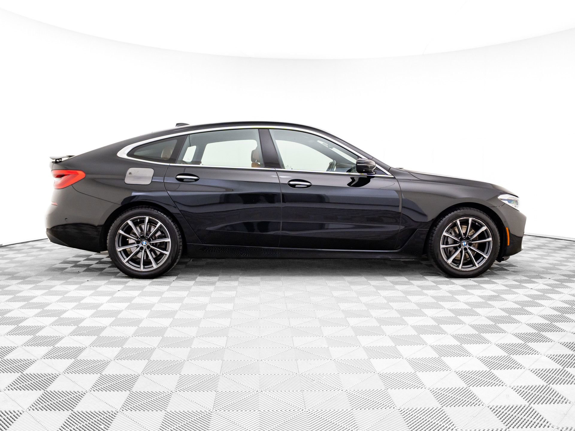 Used 2018 BMW 640i Gran Turismo xDrive image 7