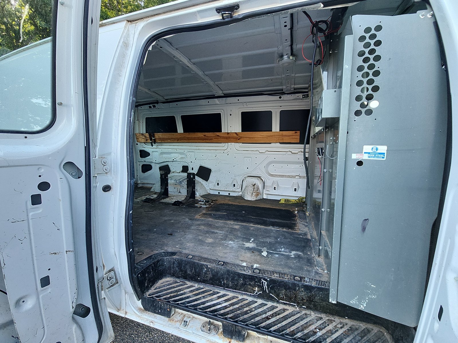 Used 2011 Ford E-250 and Econoline 250 RWD image 19