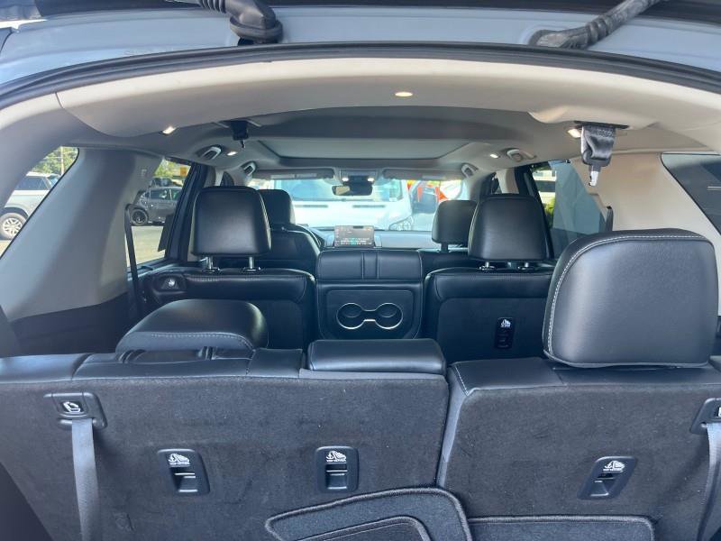 Used 2024 Honda Pilot Touring image 11