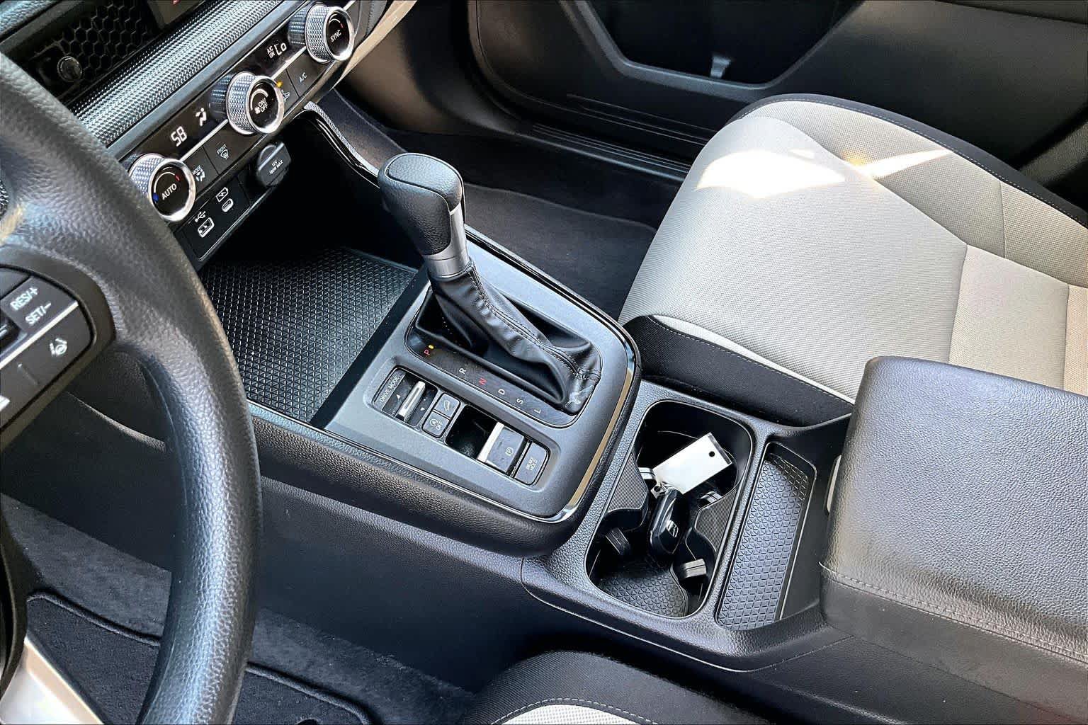 Used 2024 Honda CR-V EX image 17