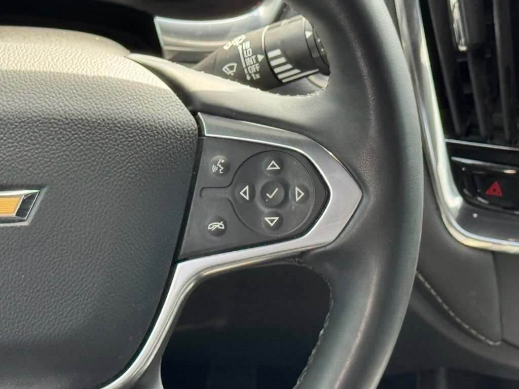 Used 2023 Chevrolet Traverse Premier FWD image 30