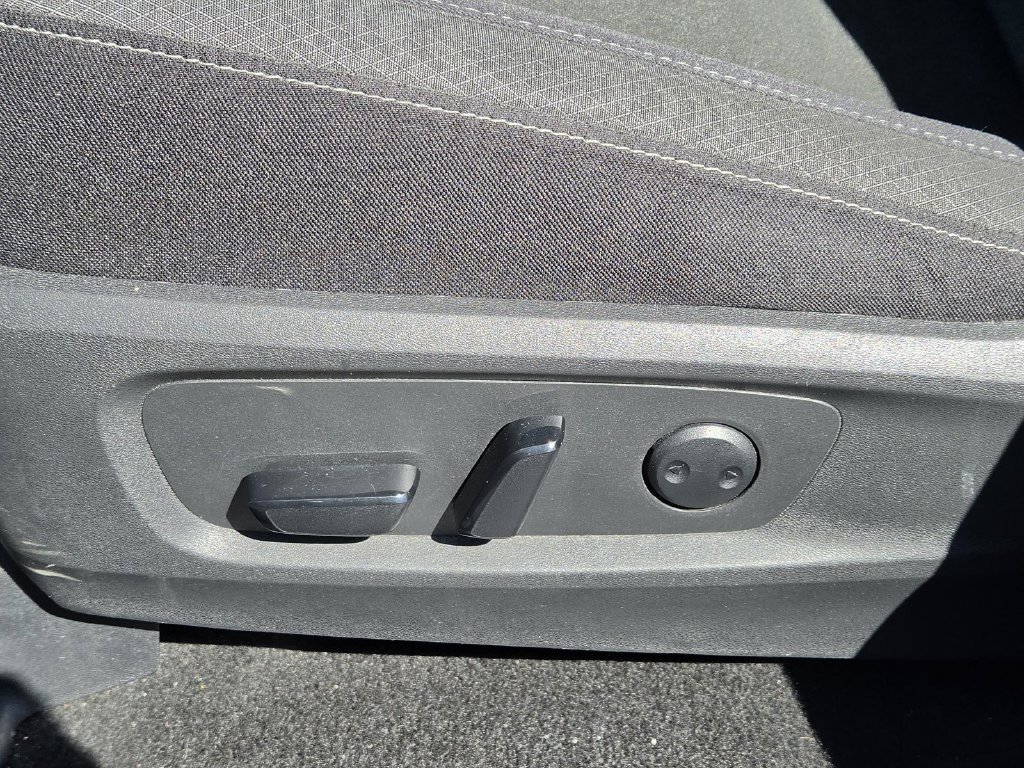 Used 2025 Nissan Pathfinder SV AWD/4WD image 9
