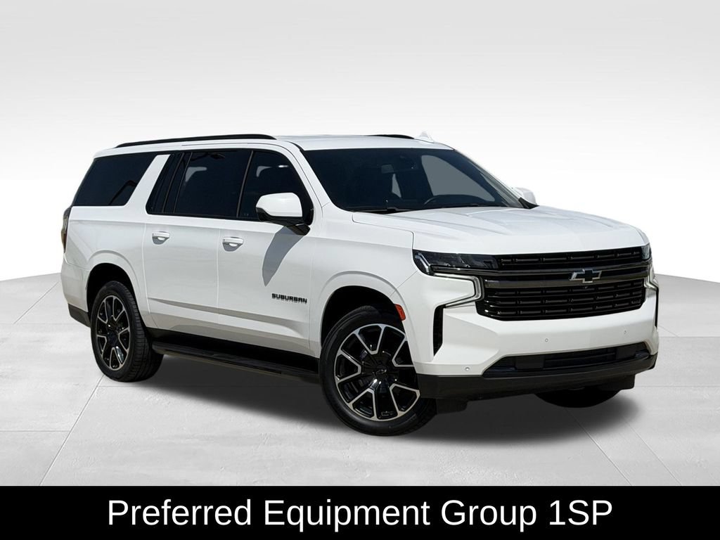 Used 2022 Chevrolet Suburban RST w/ Luxury Package RWD image 2