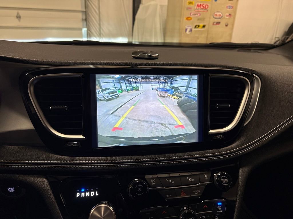 New 2026 Chrysler Pacifica Limited image 20