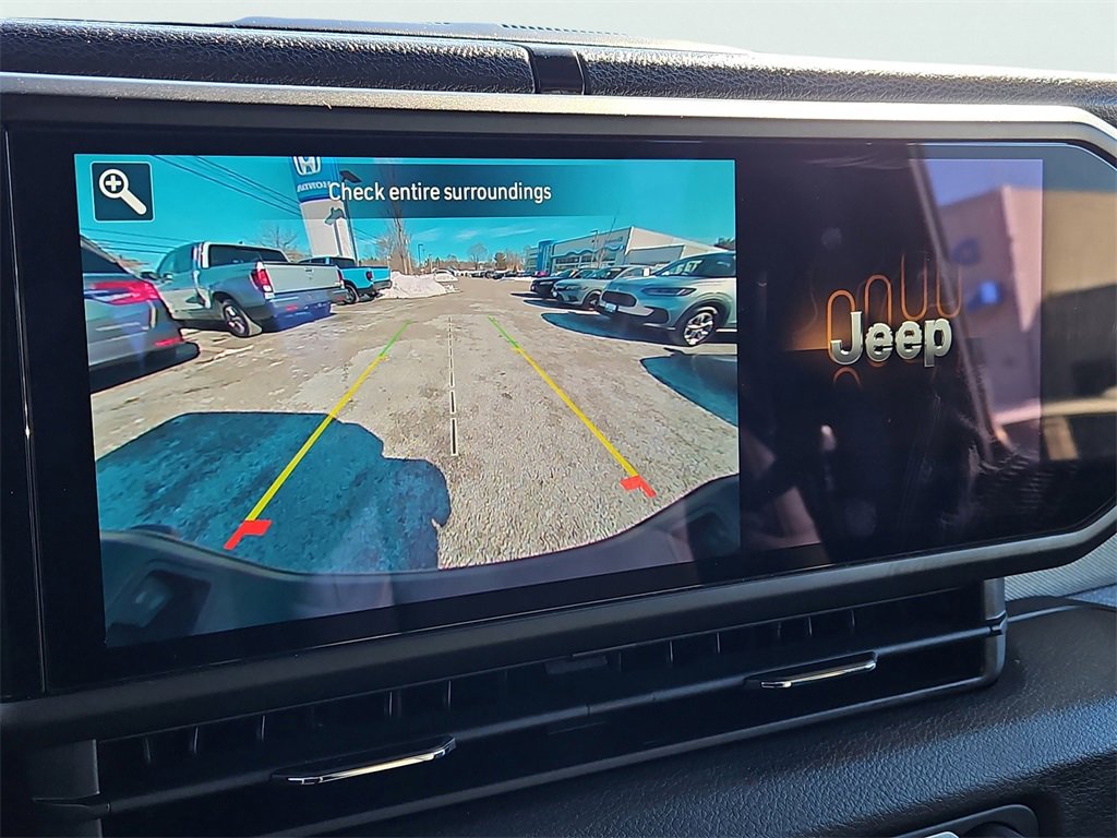 Used 2024 Jeep Gladiator Sport image 15