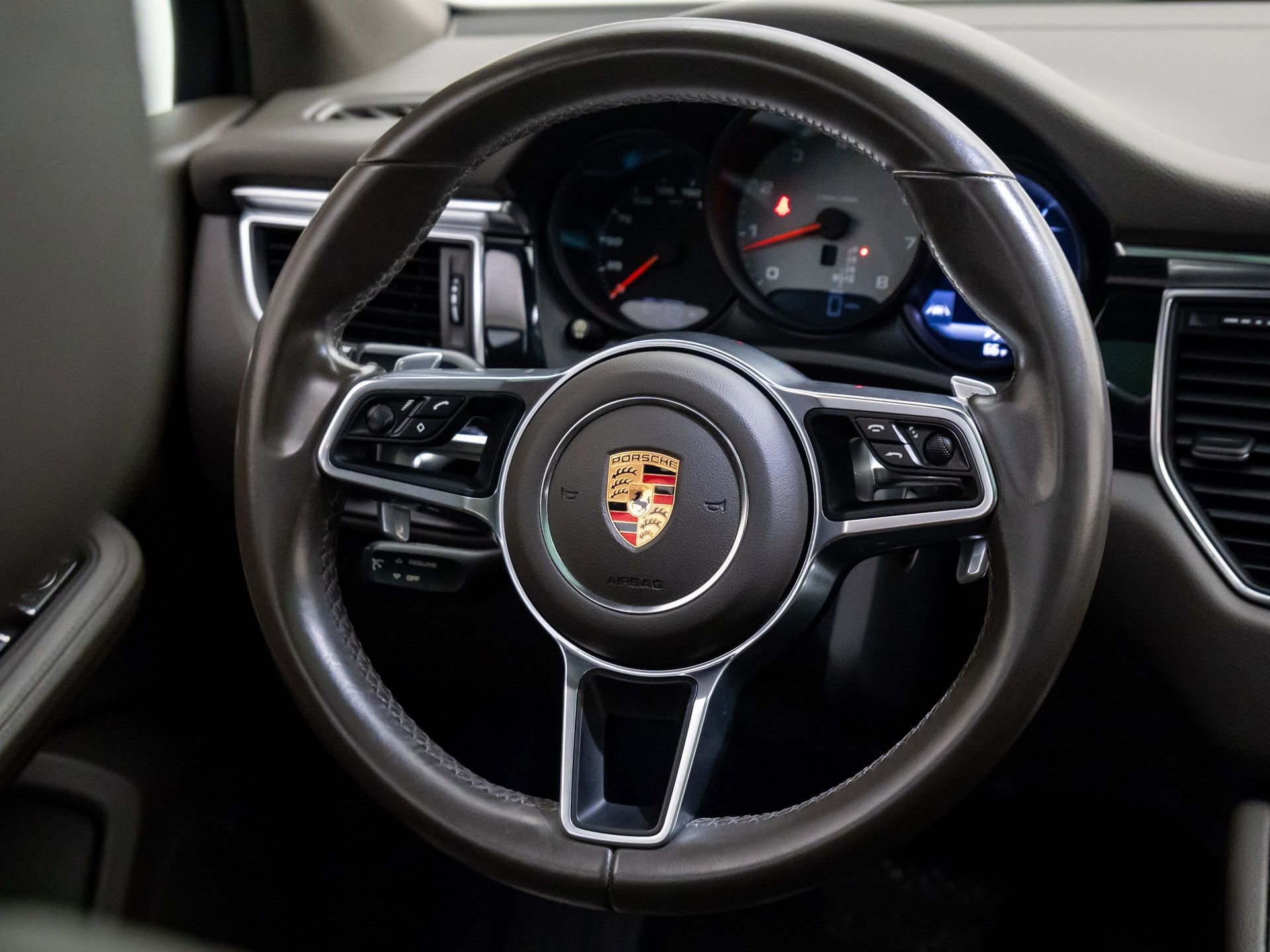 Used 2017 Porsche Macan S image 11