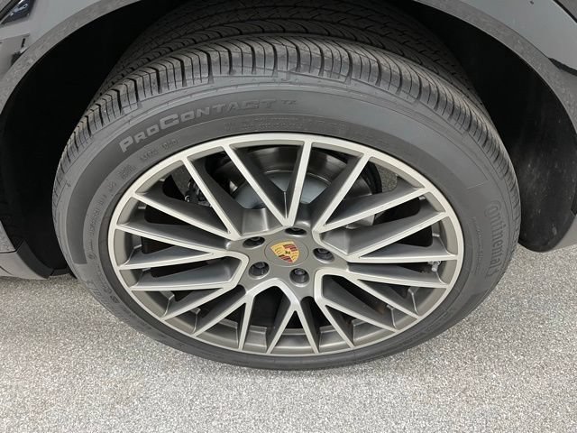 Used 2022 Porsche Cayenne Platinum Edition AWD/4WD image 14