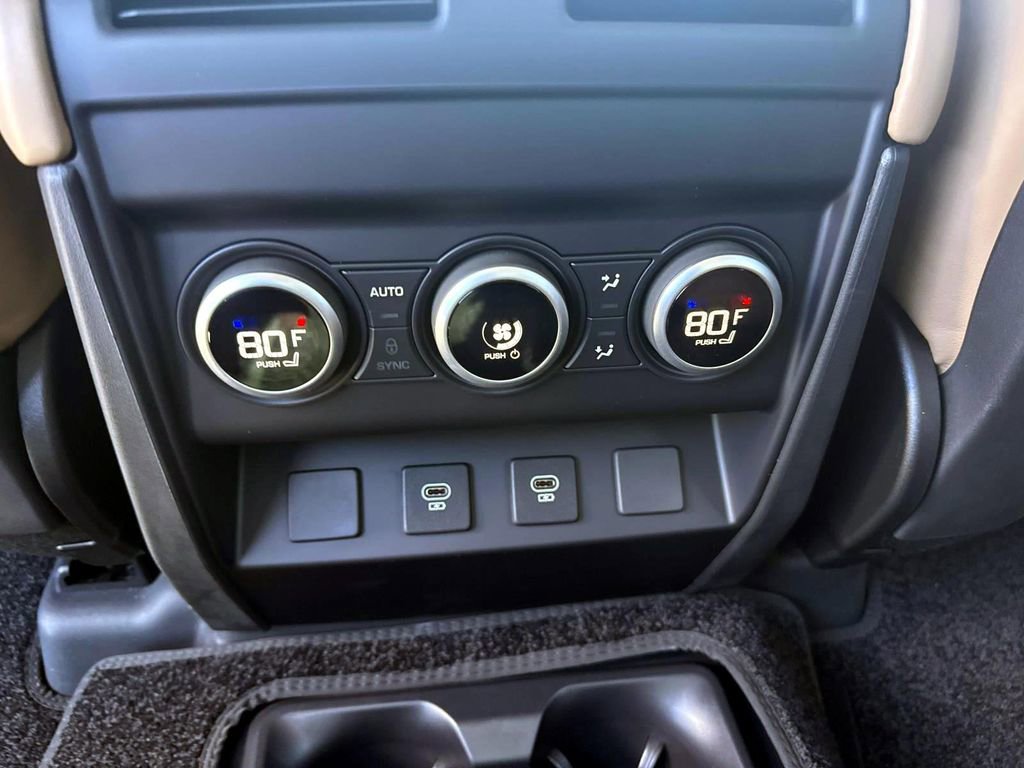 New 2025 Land Rover Defender 130 X-Dynamic SE image 16