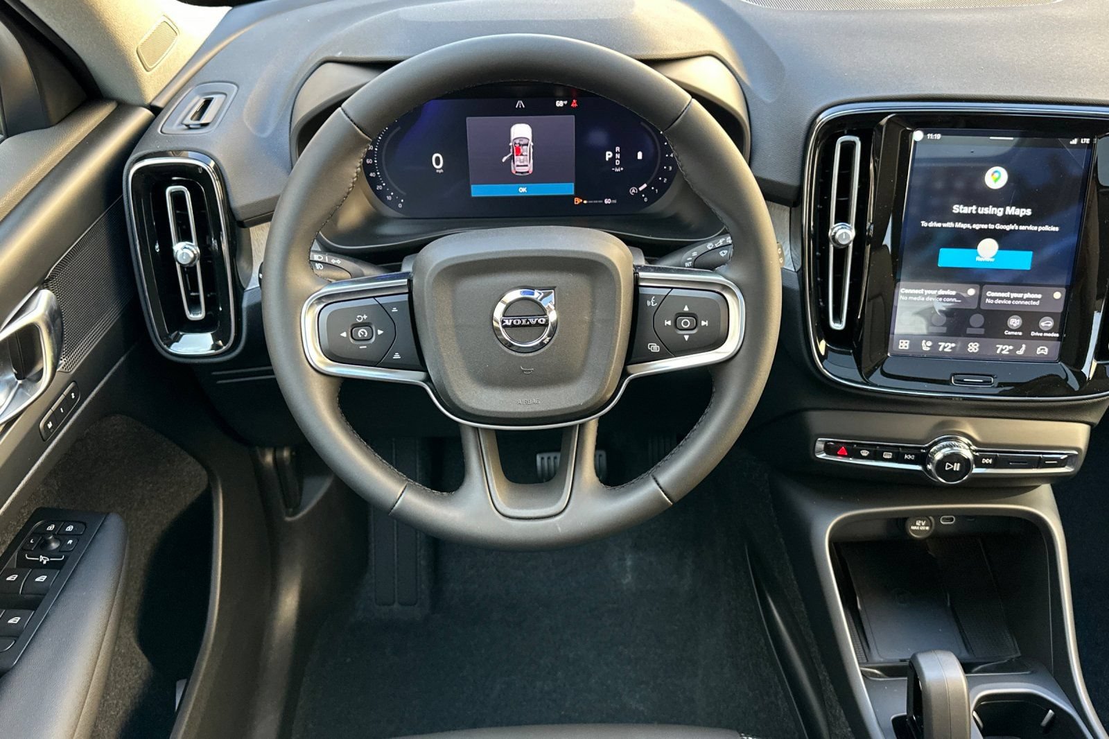 Certified 2026 Volvo XC40 B4 Core w/ Climate Package FWD image 15