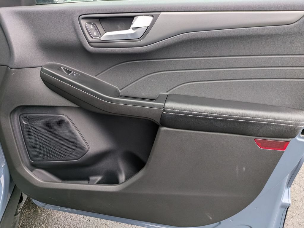 New 2024 Ford Escape SE FWD image 46