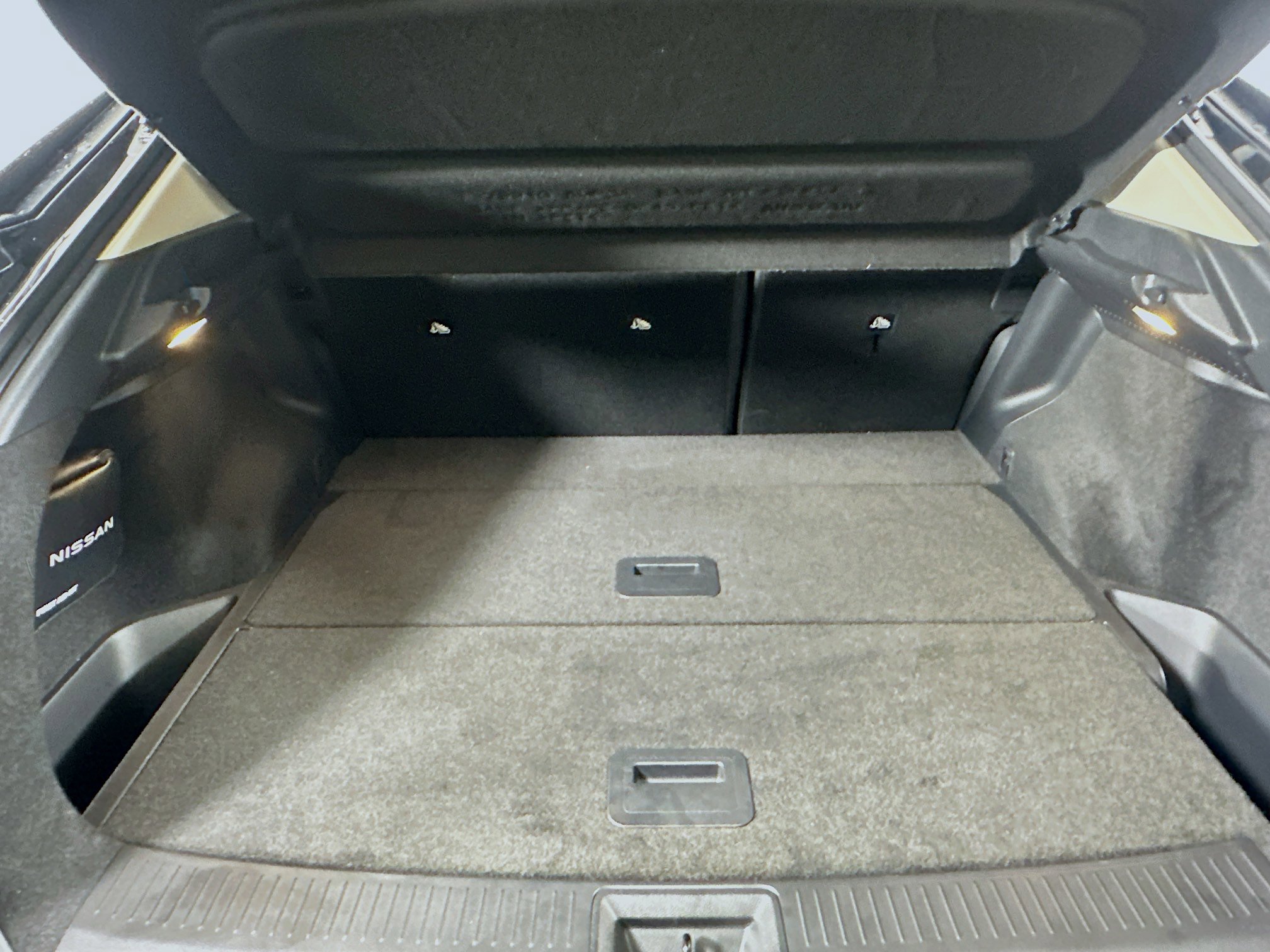 Used 2023 Nissan Ariya AWD image 28