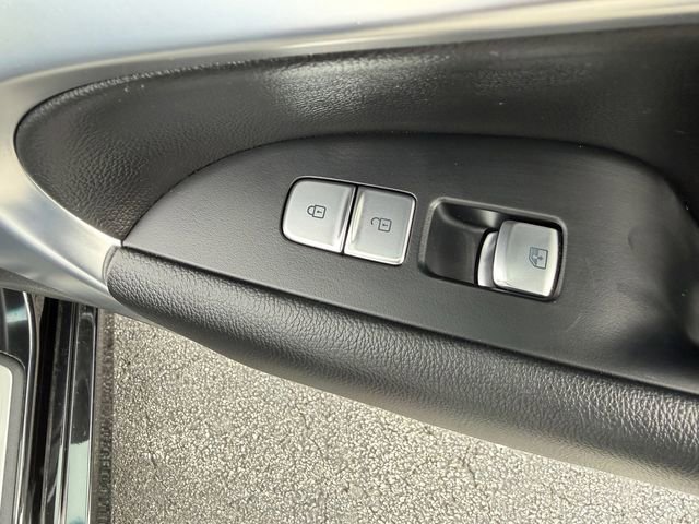 Used 2023 Genesis G70 2.0T RWD image 35