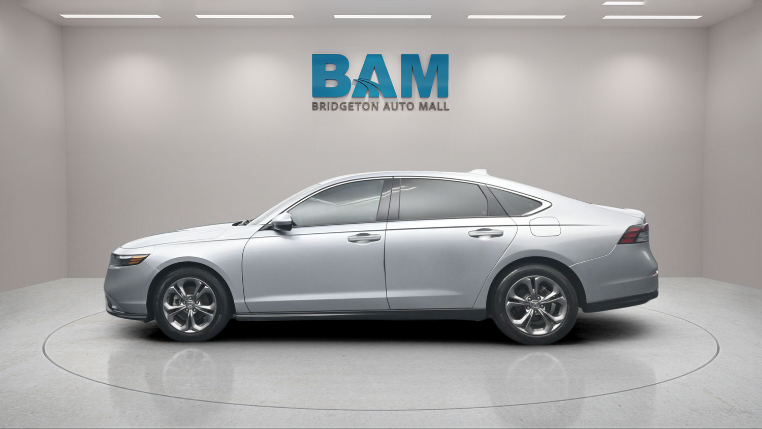 Used 2023 Honda Accord EX image 4