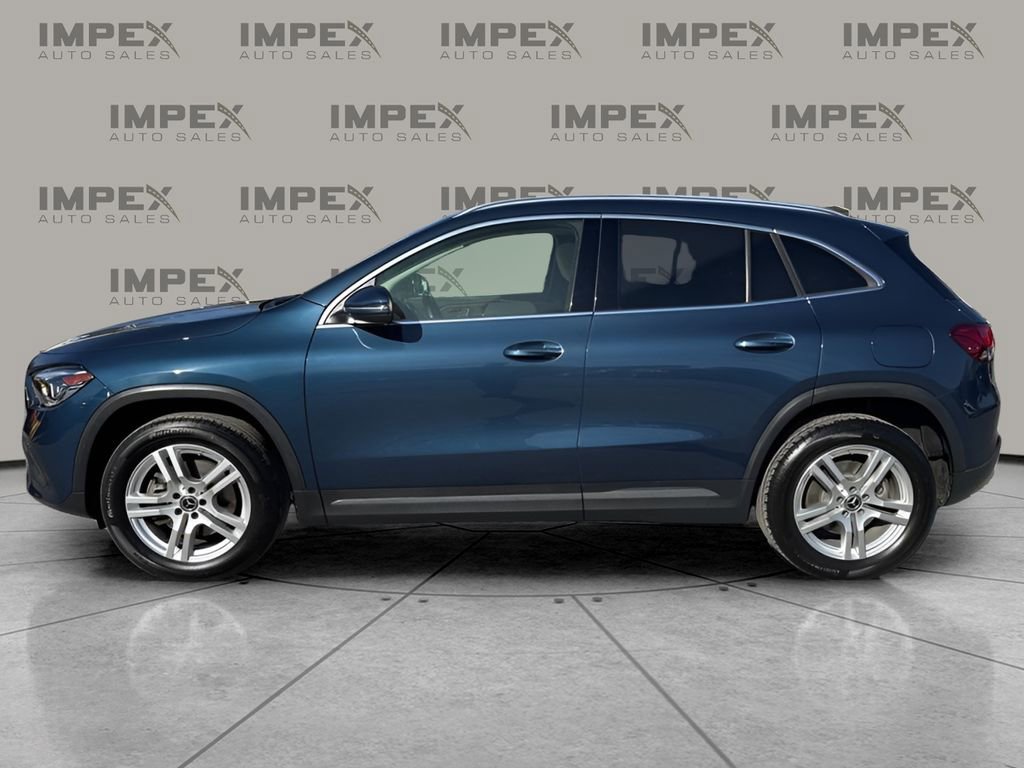 Used 2022 Mercedes-Benz GLA 250 4MATIC w/ Premium Package Lite image 2