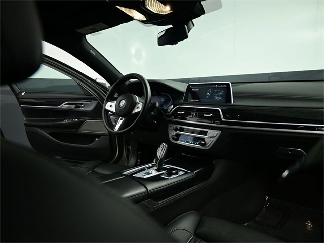 Used 2022 BMW 740i xDrive 740i xDrive w/ M Sport Package image 35
